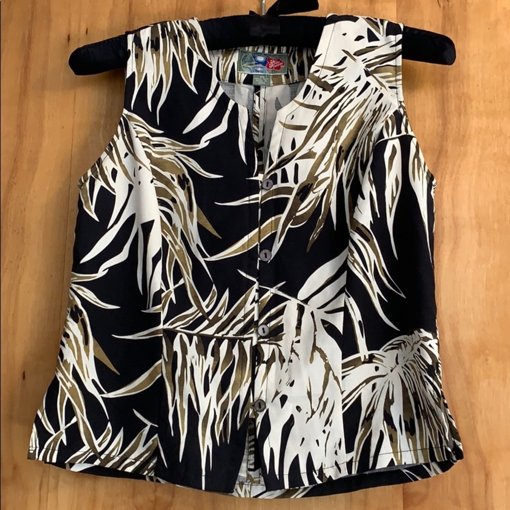 Hilo Hattier Hawaiian top size xs